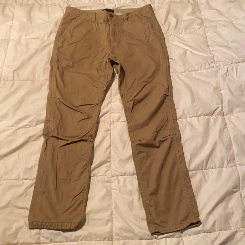Banana republic size 31x30 Aiden khaki pants used clean we ship fast - Picture 1 of 3